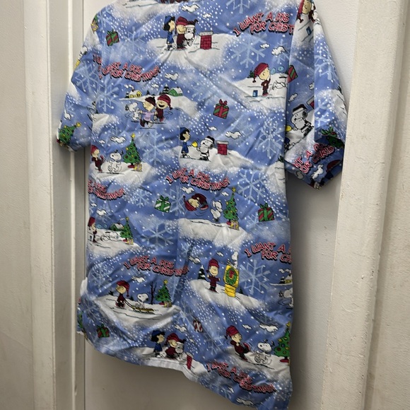Peanuts I Want A Dog For Christmas Medical Scrub Top Small 2 front pockets - Picture 4 of 7